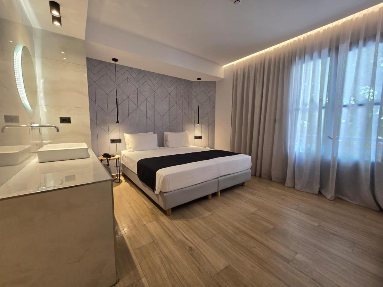 Nireus Hotel Symi Extérieur photo